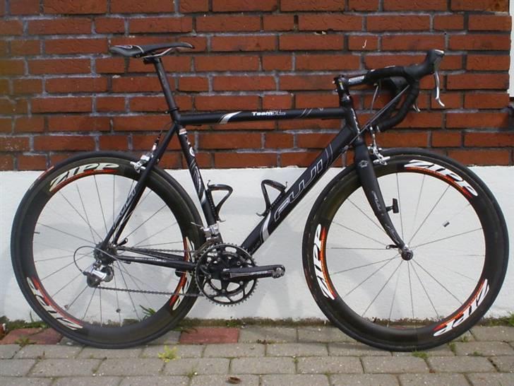 Mine cykler gennem tiden - 2006: Alt nyt uden hjul og gruppe. Fuji Team SL alu stel, med carbon gaffel, Shimano Dura Ace 10 spd, Zipp 404 billede 14