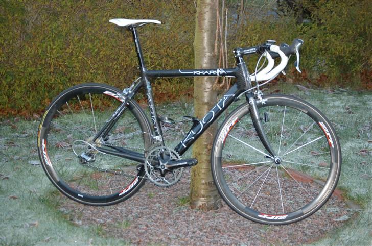 Mine cykler gennem tiden - 2007: Kuota Kharma carbon stel og gaffel, Shimano Dura Ace 10 spd gruppe, Zipp 303 hjul. billede 15