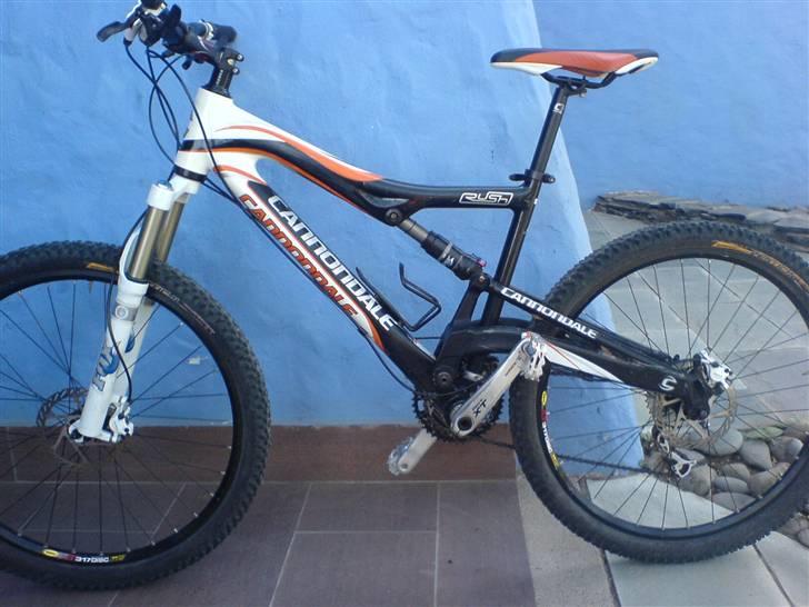 Gran canarie / Danmark, ejstrup søerne - Min cykel, med carbon ramme og XT hele vejen rundt. 2 x Fox dæmpere ;D billede 1