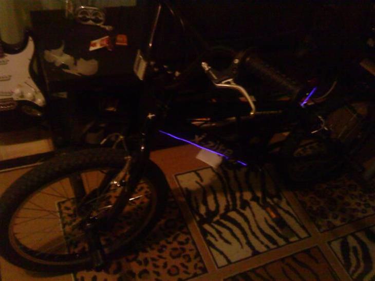 {{currentPhoto.altText}} billede {{currentPhoto.number}}