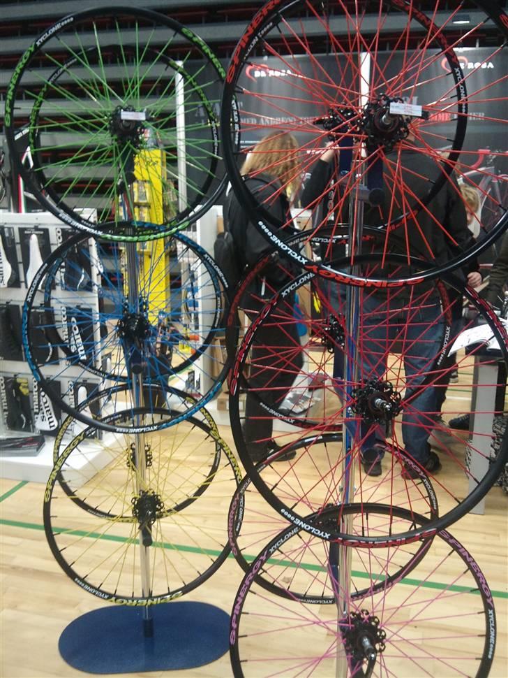 Cykel messe i Roskilde - Spinergy hjul i alverdens farver :P billede 18