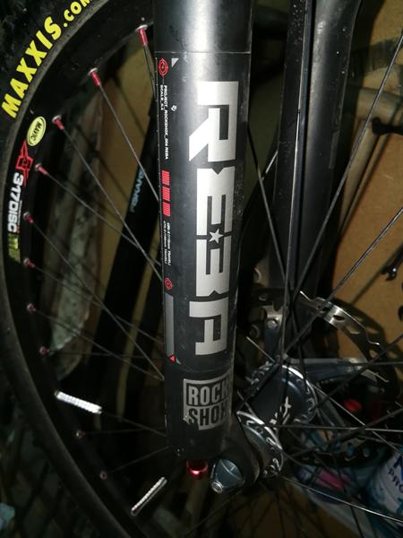 Identifikation af Rockshox Reba model