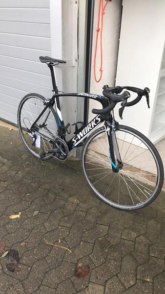 Specialized klistermærke