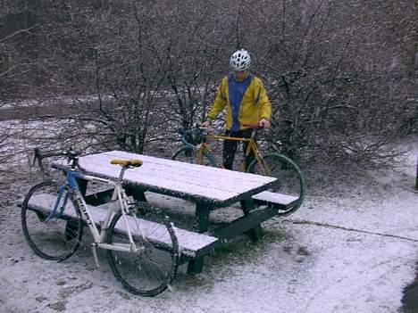 Fort Cross - Min Fort cross cykel. Det er Tim Dauberg I ser. Han kørte på en gammel shrøder racer der blev moderniseret.  Han er stoppet med at kører billede 4