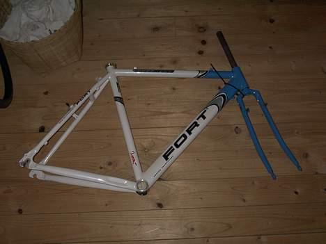 Fort Cross - Den gang jeg lige havde købt den til DM Cross I Vejen 2004. Købt af Michael Gregersen billede 5