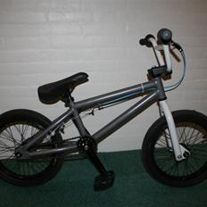 Hoffman Bikes  Scarab 16