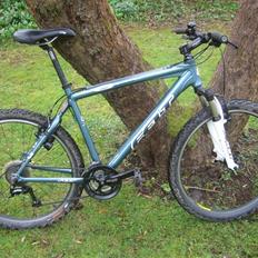 Felt Q650