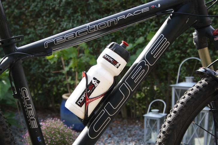 Cube Reaction Race #Custom# - specialized carbon flaskeholder billede 8