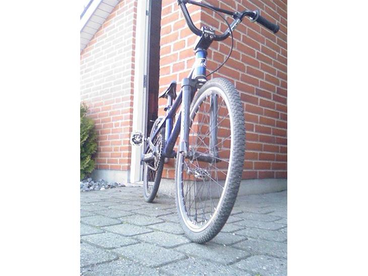 {{currentPhoto.altText}} billede {{currentPhoto.number}}