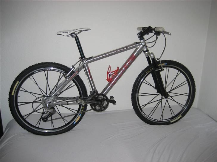 Cube ltd 2000 billede 1