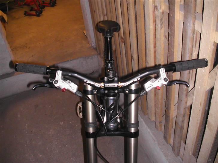 Specialized demo 8 2007"SOLST" billede 2