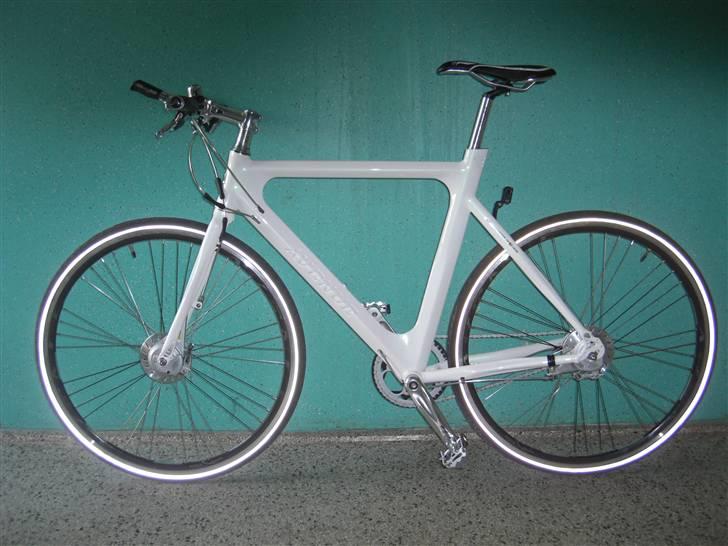 Avenue Broadway 08 billede 1