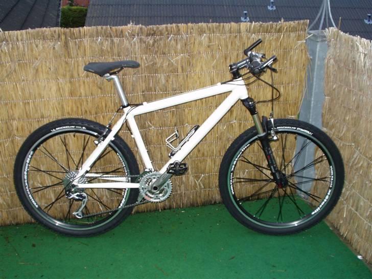 Klein Attitude billede 1