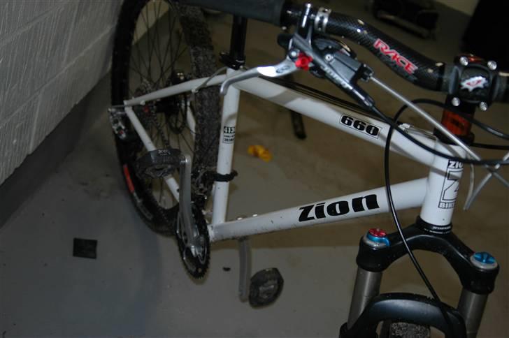Zaco *ZION* billede 1