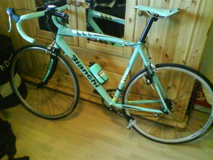 Bianchi Bianchi Via Nirone 7 - Hele cyklen.. = D Elsker den utrolig meget, har detsværre kun kørt ca 380km i år.  billede 1