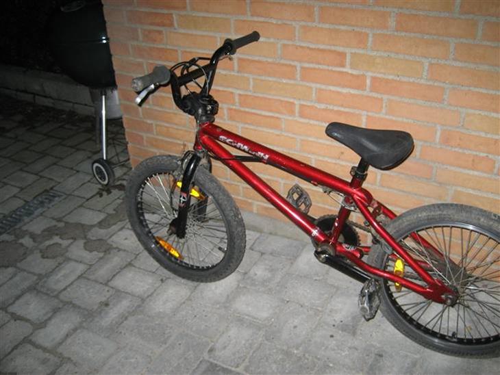 {{currentPhoto.altText}} billede {{currentPhoto.number}}