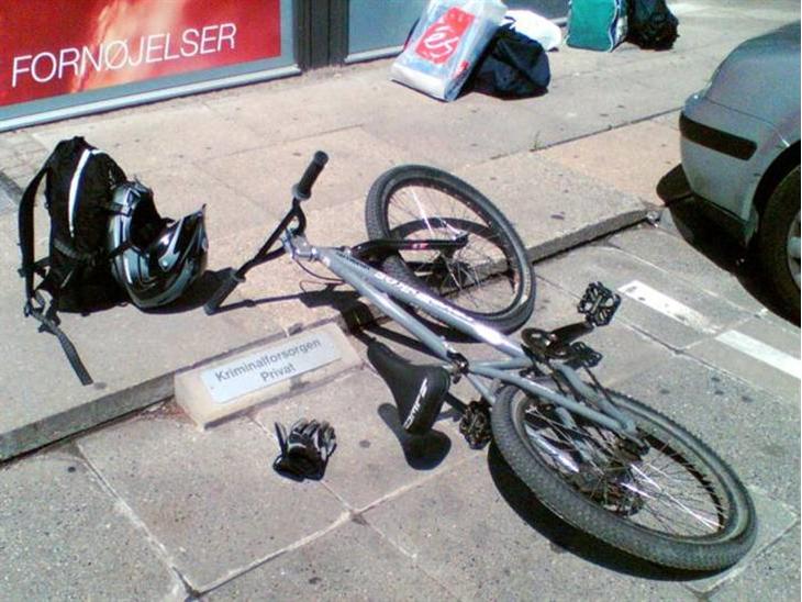 {{currentPhoto.altText}} billede {{currentPhoto.number}}