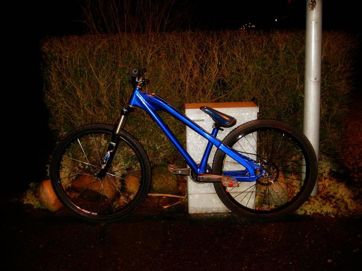 Santa Cruz Jackal SOLGT billede 2