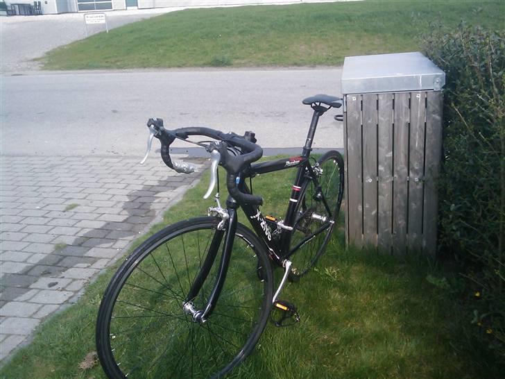 X-zite Phantom - og her står min cykel op af mit mega gode cykelstativ ;) billede 4