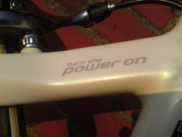 Kellys 6.9 - En fed lille detalje på cyklen "TURN THE POWER ON" billede 6