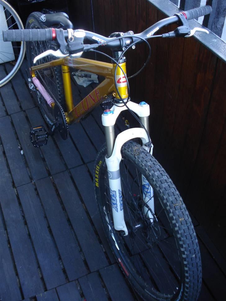 Corratec C-ONE - ZZYZX handlebars fitted with Bontrager Grips billede 2