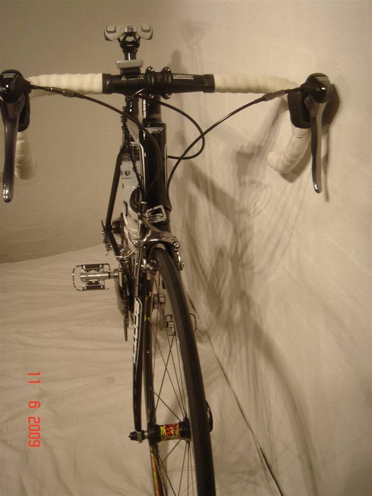 Scott cr1 team - Her er et billede af min Scott Cr1 Team Racer´s styr som er et Scott Anatomic styr. Billedet er set forfra billede 6