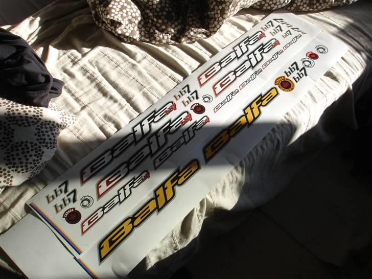 DK Bikes Balfa BB7 - de gule er originale klistermærker de andre er nogen jeg selv har lavet,,, billede 5