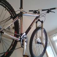 Trek 8000