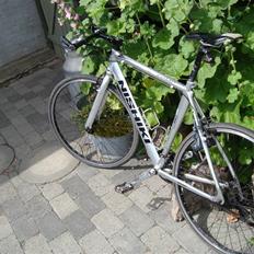 Nishiki Race Hybrid Comp