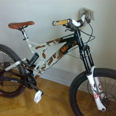 Specialized BigHit FSR I "TIL SALG"