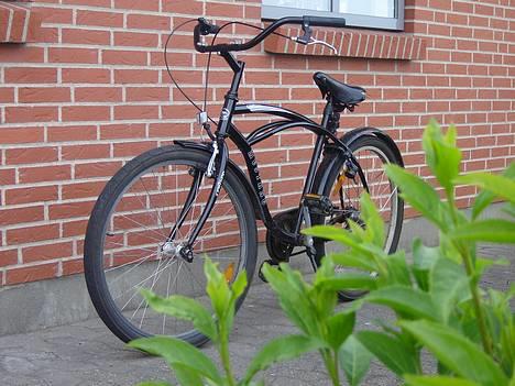 Mustang Beach Cruiser - Min fede Cruiser, prøvede samme vinkel som min dejlige kreidler, godtnok blev billedet ikke helt så godt som kreidleren :) billede 1