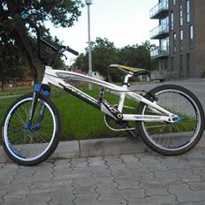 Intense Podium Pro XL 09