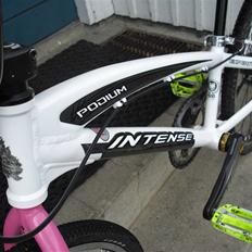 Intense Podium Expert XL 09