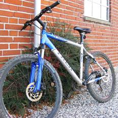 Trek 4300