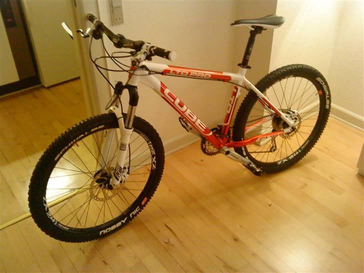 Cube LTD Pro White Candy Red  billede 1