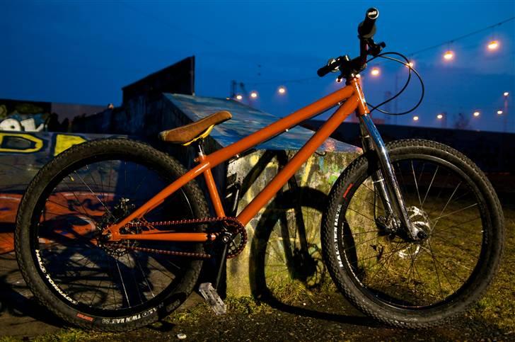 Black Market  Contraband billede 1