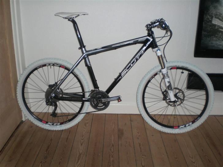 Scott Scale 20 (XTR) - Så fik jeg monteret 2 X hvide Schwalbe Rocket Ron Evo dæk billede 16