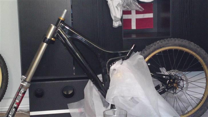 Specialized Big Hit - så vi ved at være der, mangler stadig lidt dele, men max 3 uger står der en ny cykel. billede 18