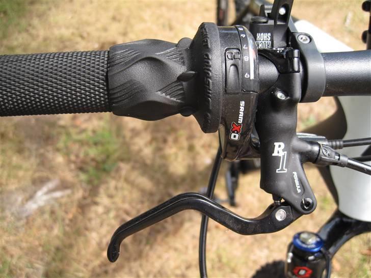 Canyon Grand Canyon CF 8.0 2010 - SRAM X.0 TwistShifter og Formula R1 bremsegreb billede 13