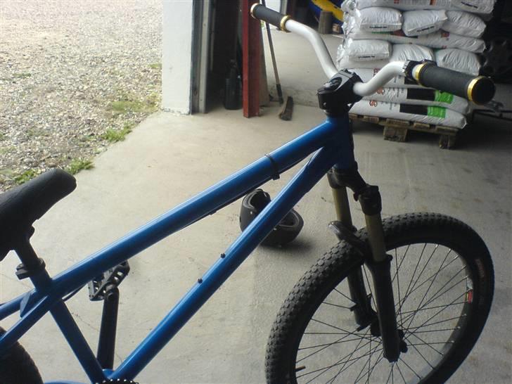 Mongoose dirt jump billede 5