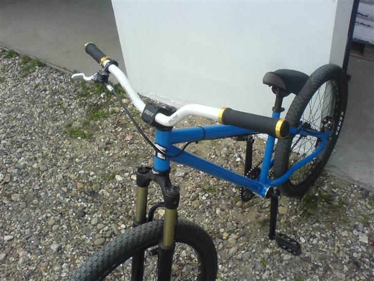 Mongoose dirt jump billede 8