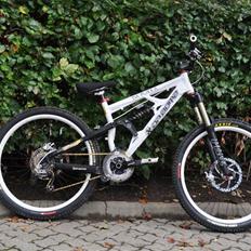 Da Bomb Da Pukka "SOLGT"