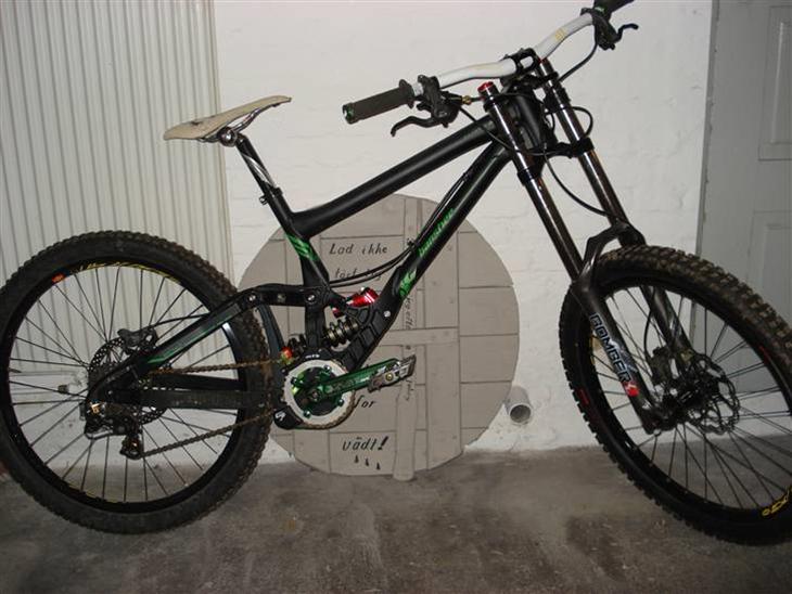 banshee downhill bike