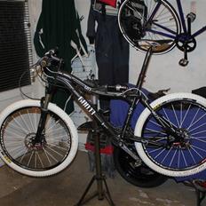 Pronghorn Racing  PR6-SW carbon ( tidl cykel )