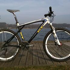 GT Zaskar team carbon 2008