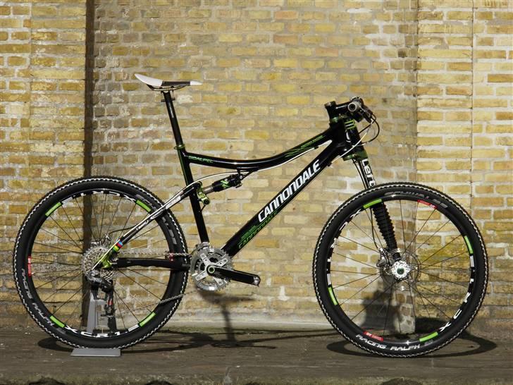 Cannondale SCALPEL ULTIMATE TEAM - 8,487 kg.. Meget lettere fully findes der ikke..  billede 1