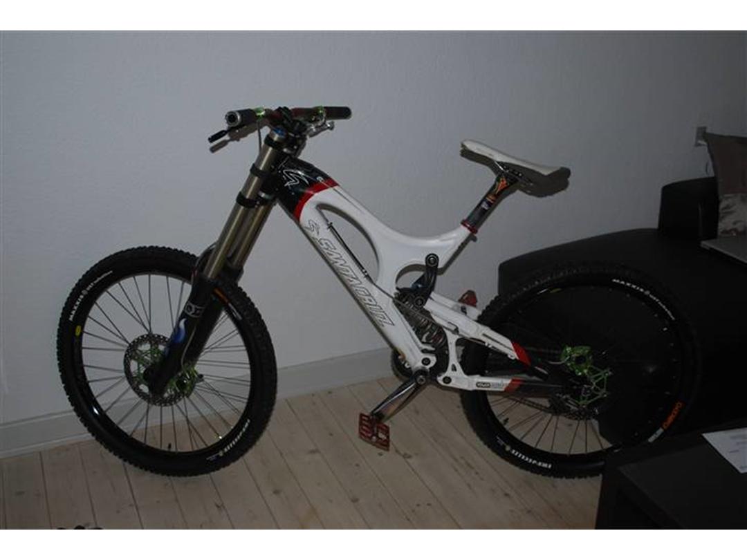 Santa Cruz V10 mk3 Downhill