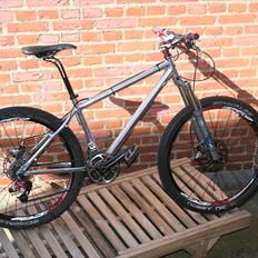 No-Name hardtail 7000