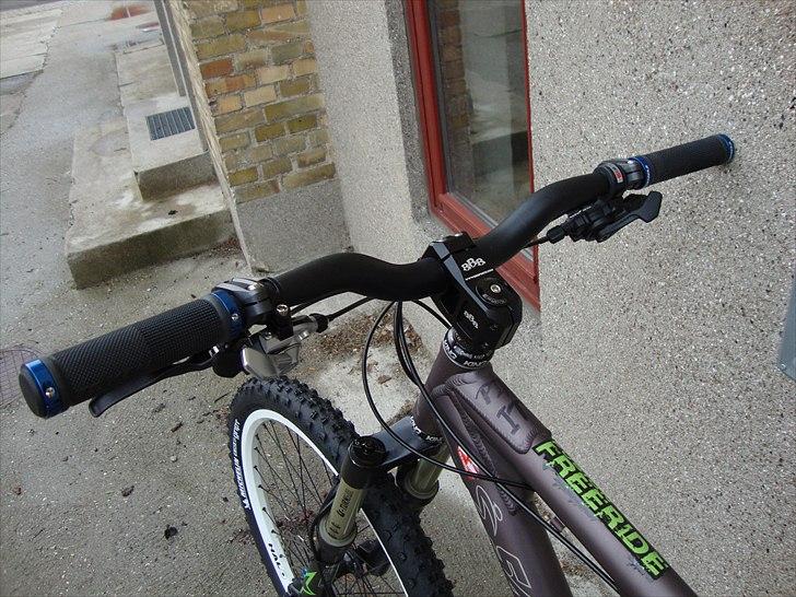 Santa Cruz Blur 4x (solgt) billede 4