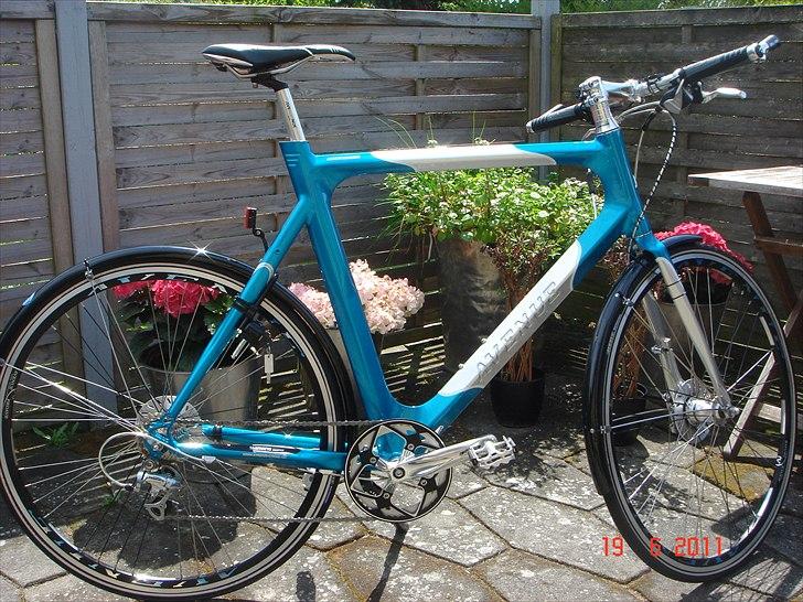 Avenue Airbase - SOLGT billede 2